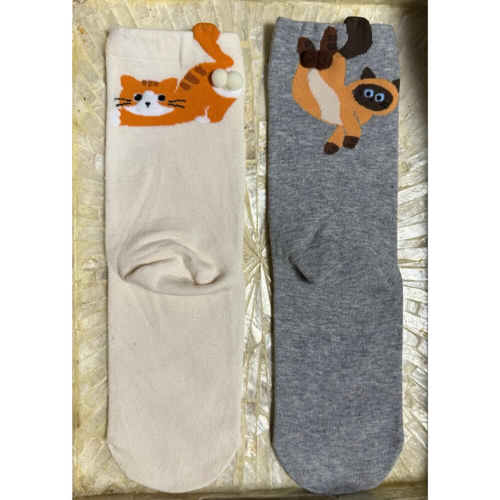 NWT 2 Pair Cute Cat Ankle Socks Set Cream & Grey Fuzzy Tail Accents